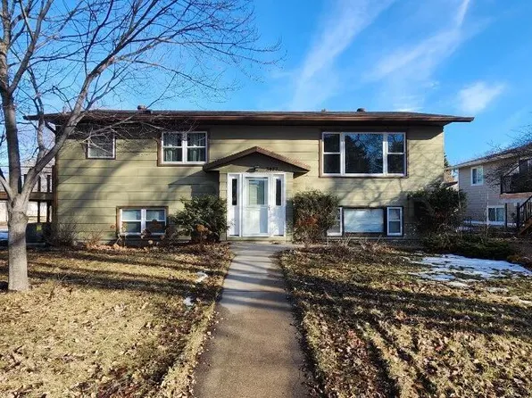 3427 2nd St N, Fargo, ND 58102