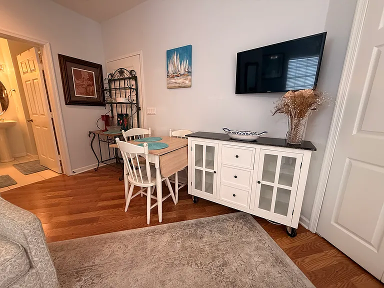 8919 Sandshot Ct #B — Photo 3