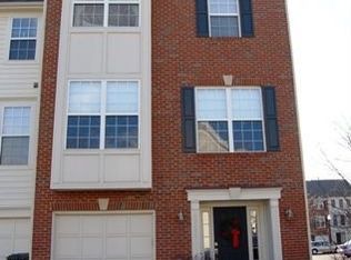 43081 Golf View Dr, Chantilly, VA 20152