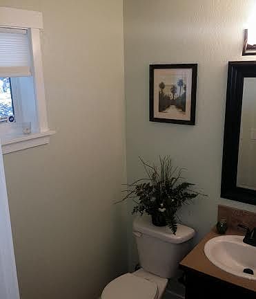 Half Bathroom (at entryway)