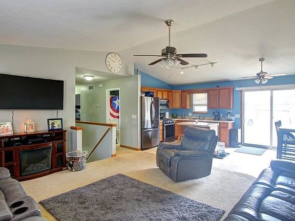 2nd image of 1320 Crimson Leaf Dr