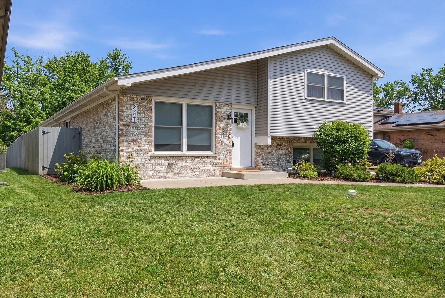 2221 Charmingfare Dr photo 1