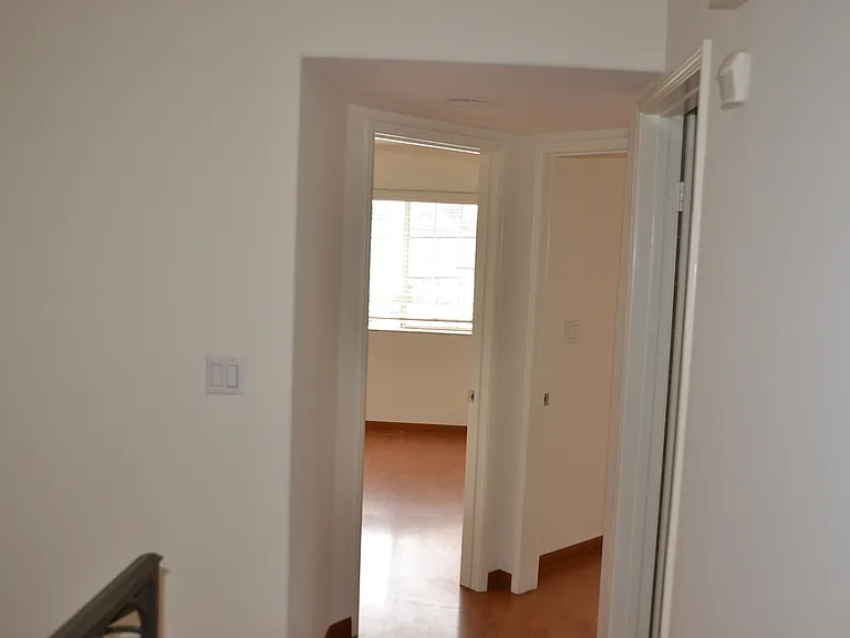 813 Van Ness Ave #D — Photo 11
