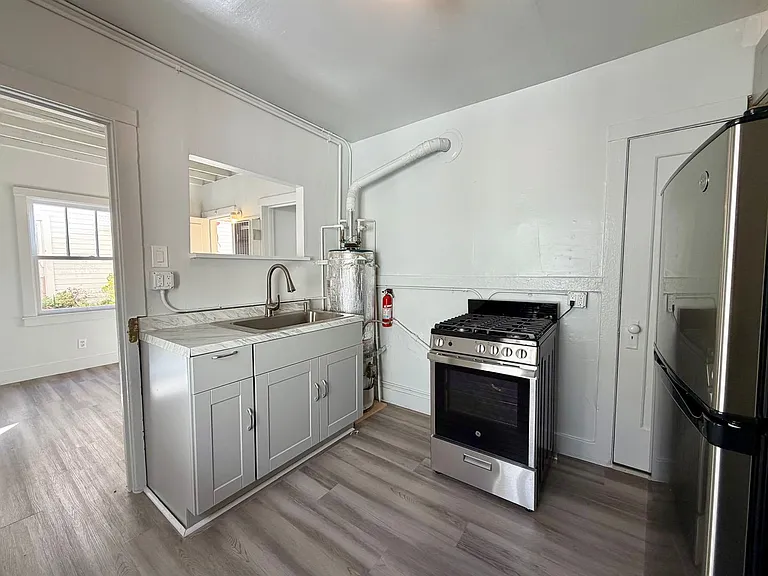 1033-1041 Minna St — Photo 13