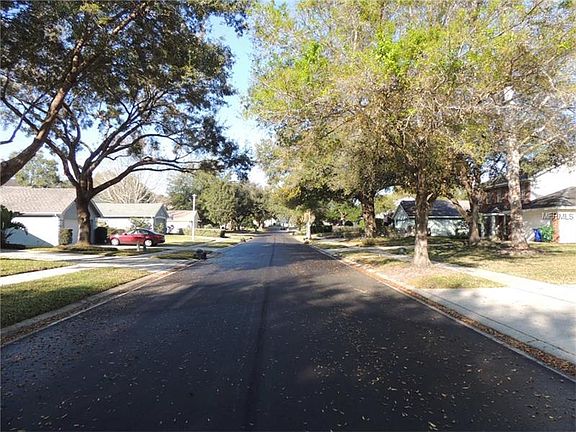 2nd image of 318 Silver Pine Dr