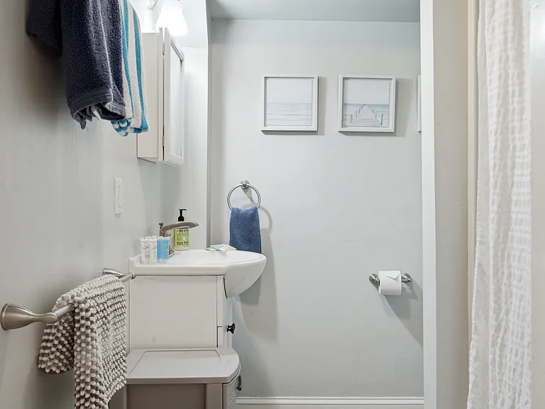 125 N End Blvd #2 — Photo 8