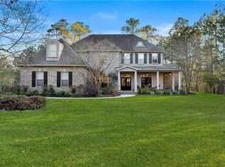 381 Black River Dr, Madisonville, LA 70447