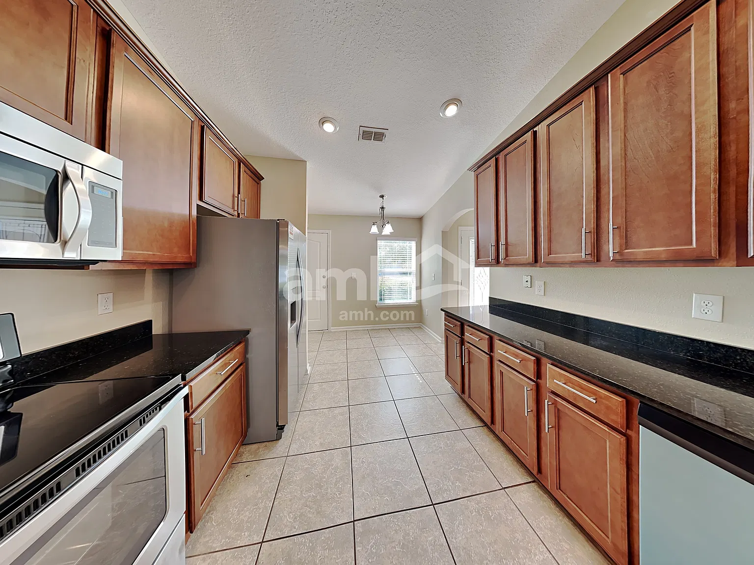 3 bed, 2.0 bath, 1540 sqft, $2,005 — Photo 3