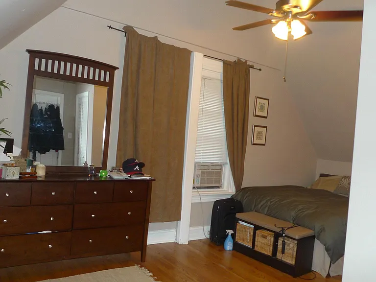 1210 W Oakdale Ave #2 — Photo 2