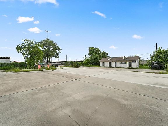 5th image of 6455 Cunningham Rd