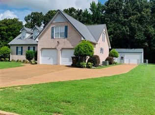 159 Teakwood Dr, Lexington, TN 38351
