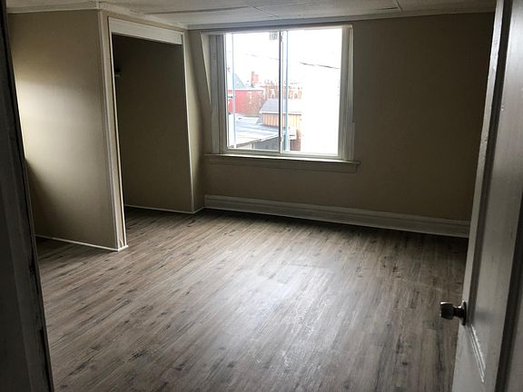 Large upstairs bedroom