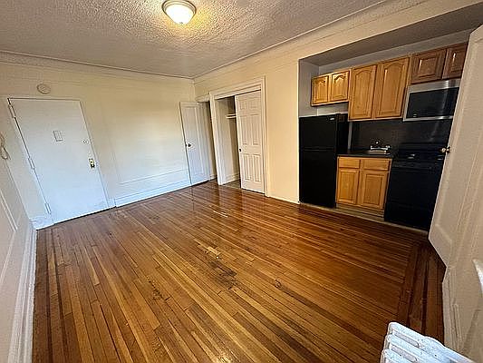 3rd image of 253 Cumberland St #610