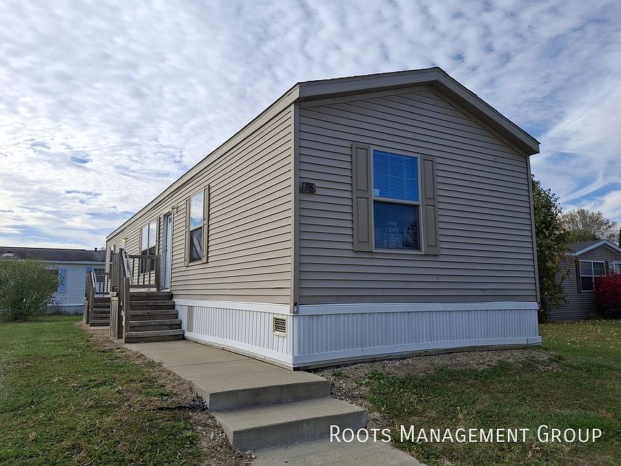 1st image of 116 Birch Crest Dr #116