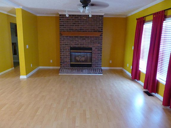 5th image of 601 Angel Lake Cir
