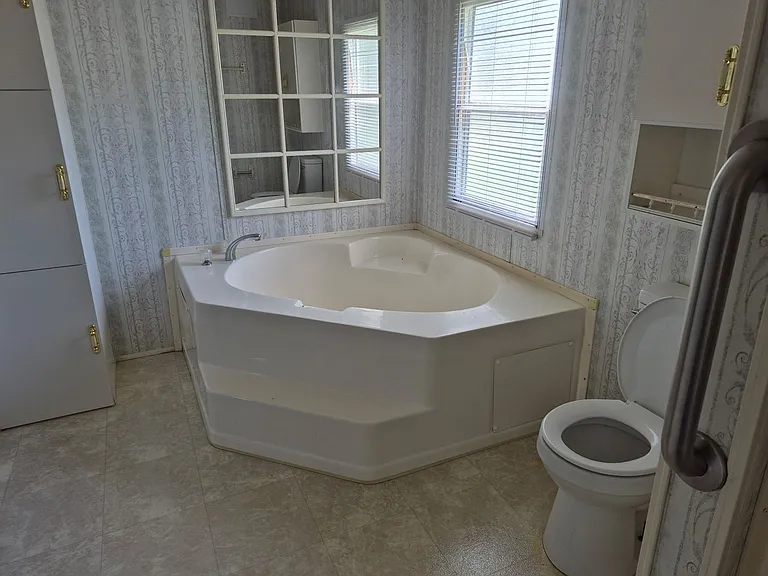 6104 Busiek Rd — Photo 4