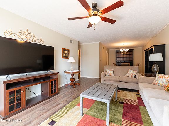 2nd image of 3030 Breckenridge Ln APT 433