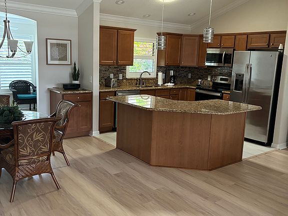2nd image of 2377 Campobello Ter