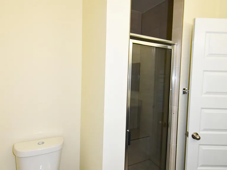 902 Bromyard Dr — Photo 24