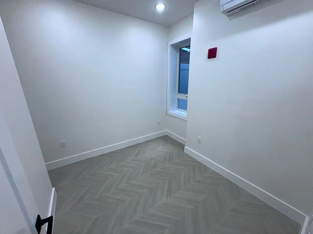 3 bed, $2,900 — Photo 2