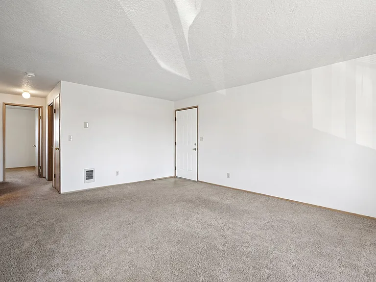 Cedar Court Apartments — Photo 15