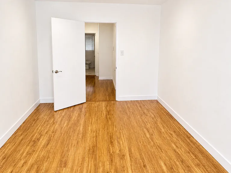 1400 N Gardner St #19 — Photo 6