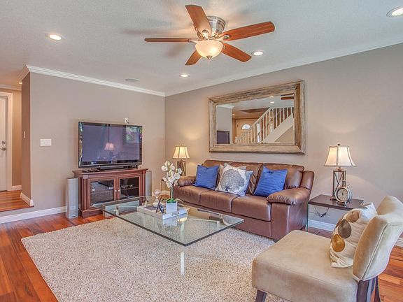 3rd image of 110 Birch Wood Ct
