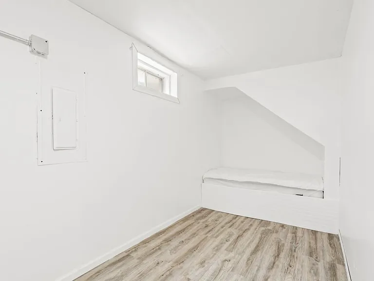 3412 Nottingham Ct — Photo 15