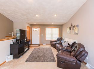 221 Greenbush Dr, Raymond, IA 50667