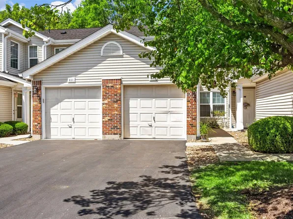 847 Woodside Trails Dr, Ballwin, MO 63021