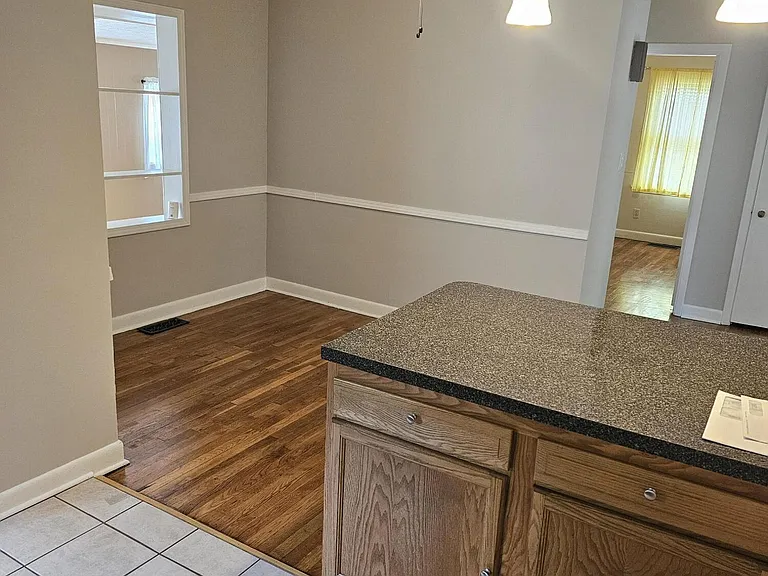 708 Cheryl Ln — Photo 6