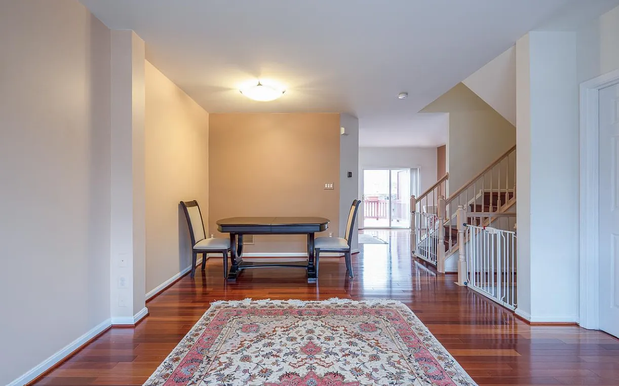 3 bed, 1880 sqft, $3,200 — Photo 4
