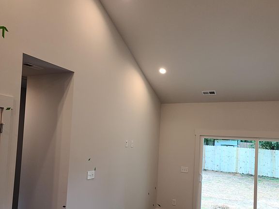 5th image of 3912 Ironwood St