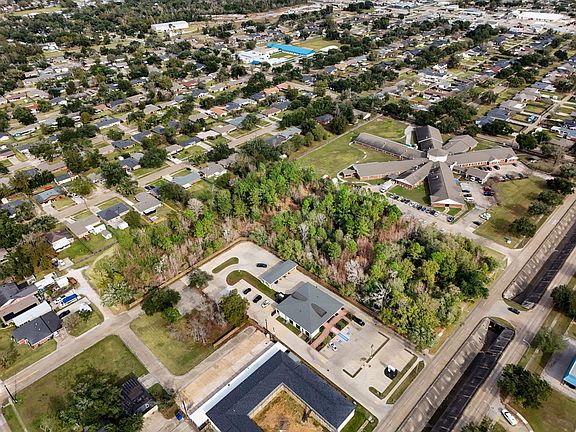 2nd image of Oak Park Blvd