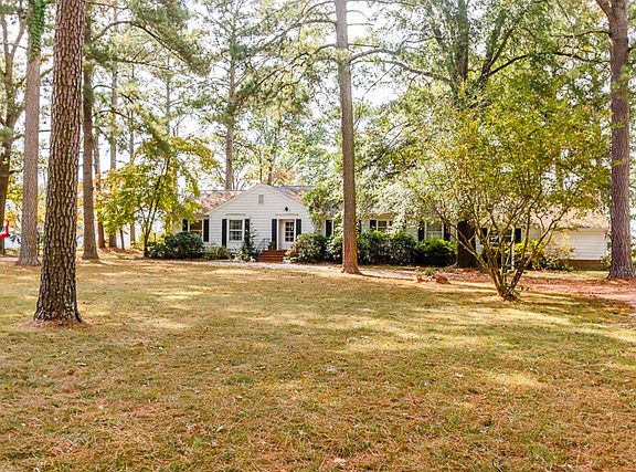 3rd image of 304 Havenwood Ln