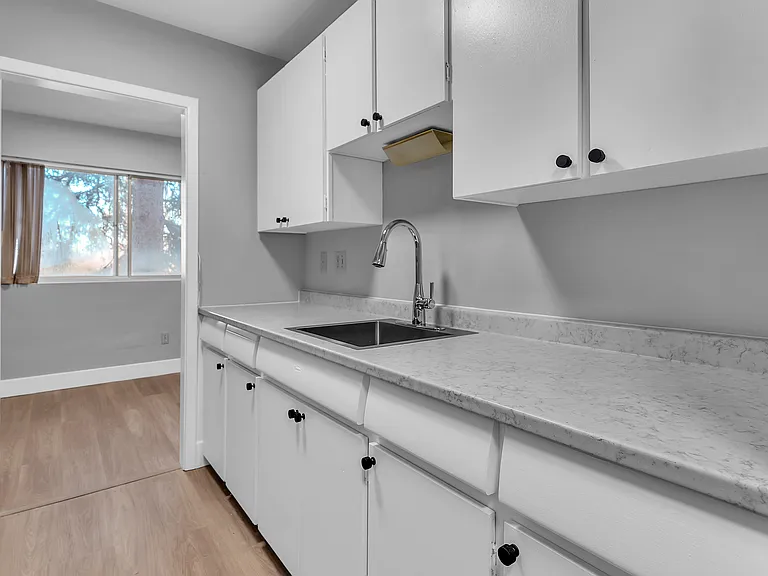 104 Devonshire Ave #301 — Photo 12