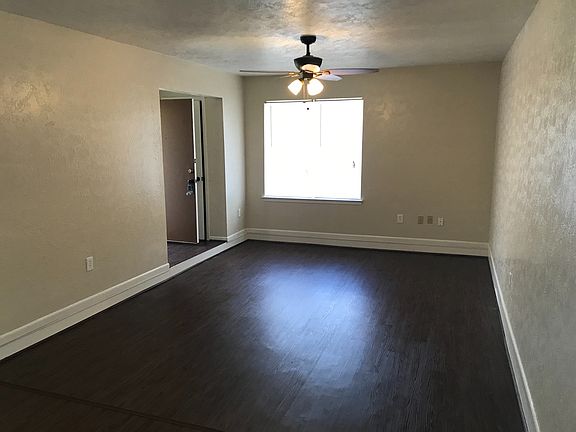 4th image of 418 University Oaks Blvd