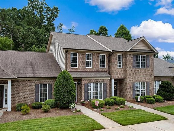 2nd image of 2213 Saint James Dr