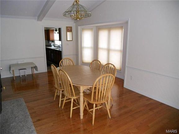 3rd image of 5350 Hamlin Ct