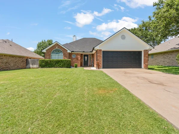 1404 Hyde Park Blvd, Cleburne, TX 76033