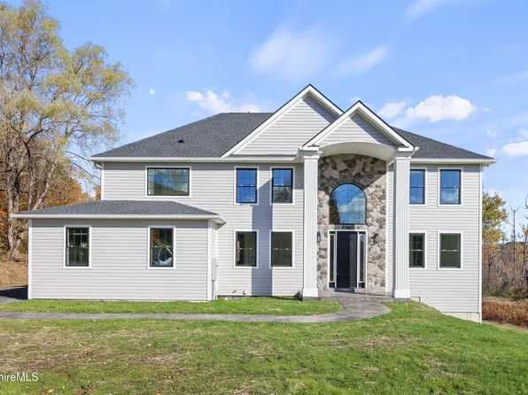 8 Northbrook Ln, Pittsfield, MA 01201