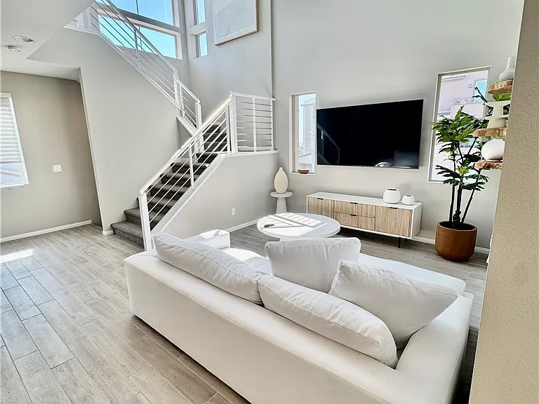 643 Solar Citrine St — Photo 6