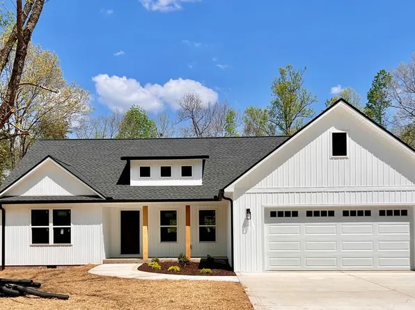 155 Ridgewood Rd, Cookeville, TN 38501