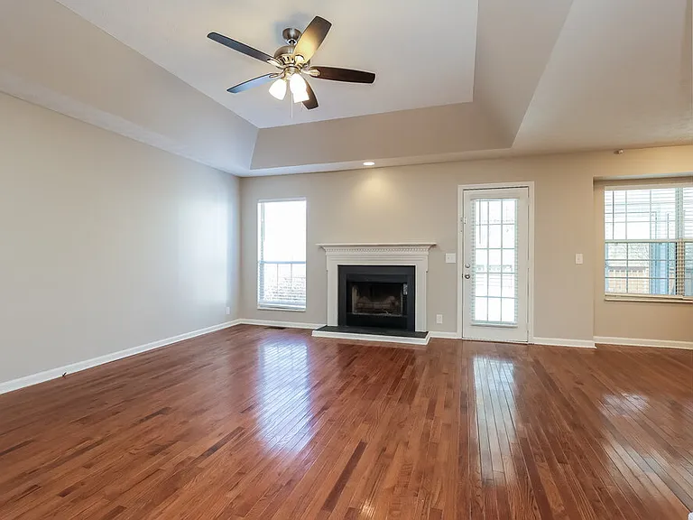 823 Neelys Chase Dr — Photo 4