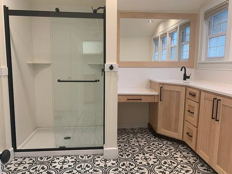 3 bed, 2496 sqft, $4,500 — Photo 4