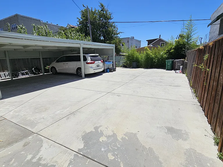 5117 Foothill Blvd #4 — Photo 2