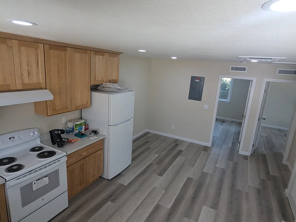 205 S Sunset Ave