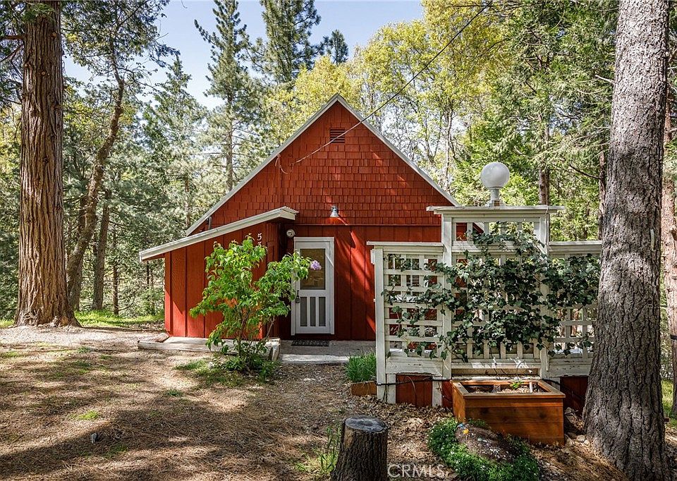 1st image of 539 Acacia Dr