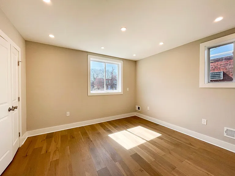 1267 Emerson St NE — Photo 15