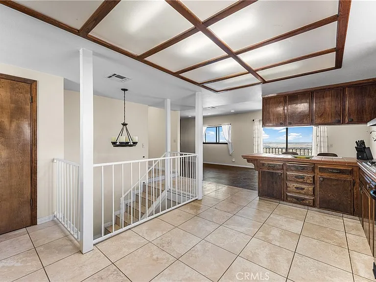 1055 Lakeview Dr — Photo 30